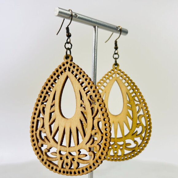 Laser-Cut Teardrop Wooden Dangle Earrings Delicate Filigree Design Artisan Light - Picture 1 of 5